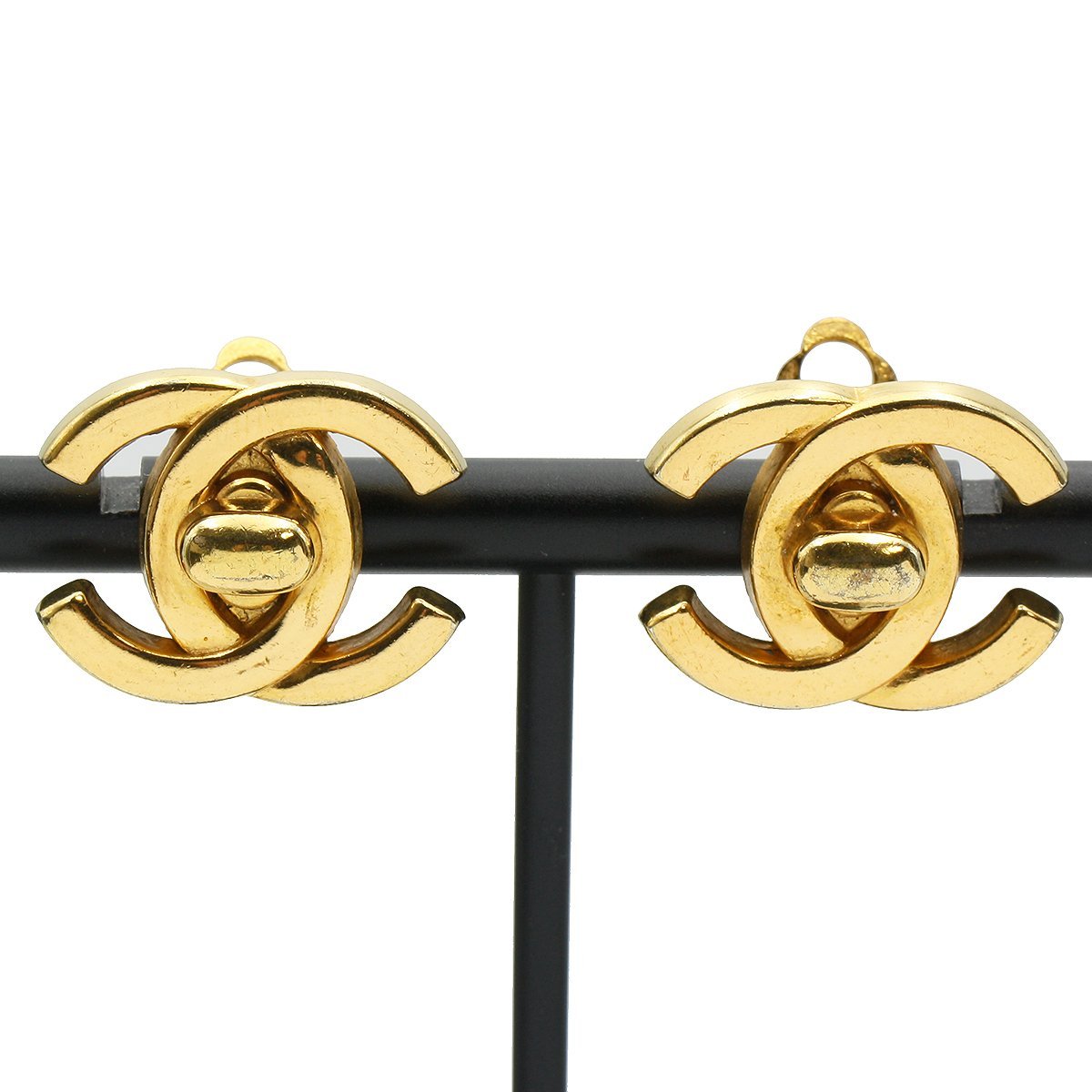 ☆Z1348 Good Chanel Cocomark Turnlock Earrings 96P Gold Hardware